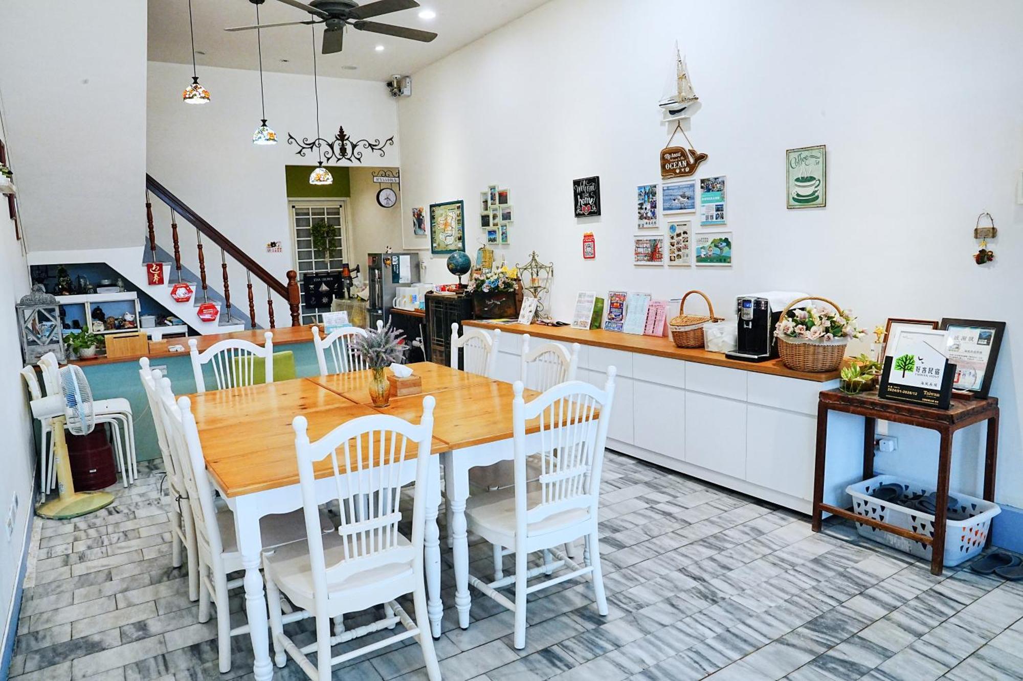 The Wind B&B Budai Luaran gambar